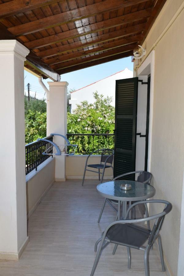 Marini Apartments Moraitika Exterior photo